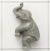 Hohlkörper-Elefant sitzend, Grau