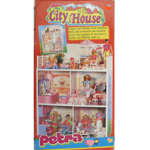 City House, Petra, Plasty