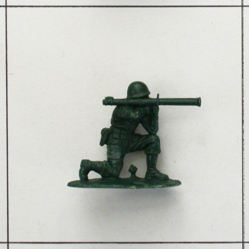Soldat, kniend mit Panzerfaust, grün, Jean Höfler