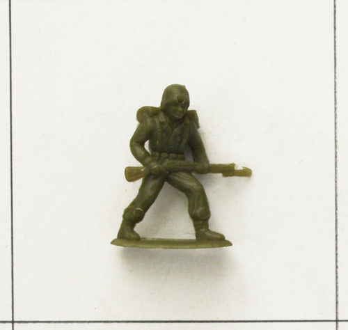 Soldat, Gewehr mit Bajonett vorhaltend, olivgrün, Infanterie Serie 1, Heinerle