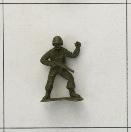 Soldat, breitbeinig mit MP, linke Hand erhoben, olivgrün, Infanterie Serie 1, Heinerle