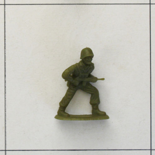 Soldat, breitbeinig mit MP vorhaltend, olivgrün, Infanterie Serie 1, Heinerle