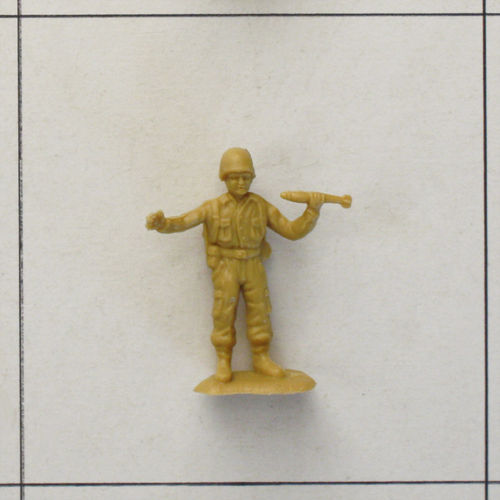 Soldat, Granate hochhaltendt, beige, Infanterie Serie 1, Heinerle