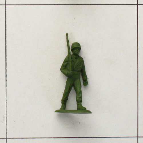 Soldat, Gewehr geschultert, grün, Serie 3, marschierende Soldaten, Heinerle