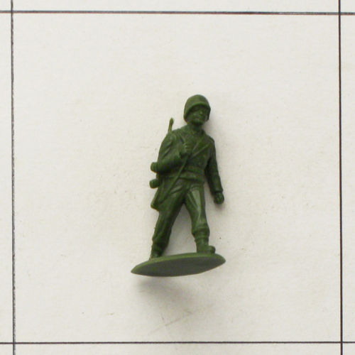 Soldat, Sturmgewehr geschultert, grün, Serie 3, marschierende Soldaten, Heinerle